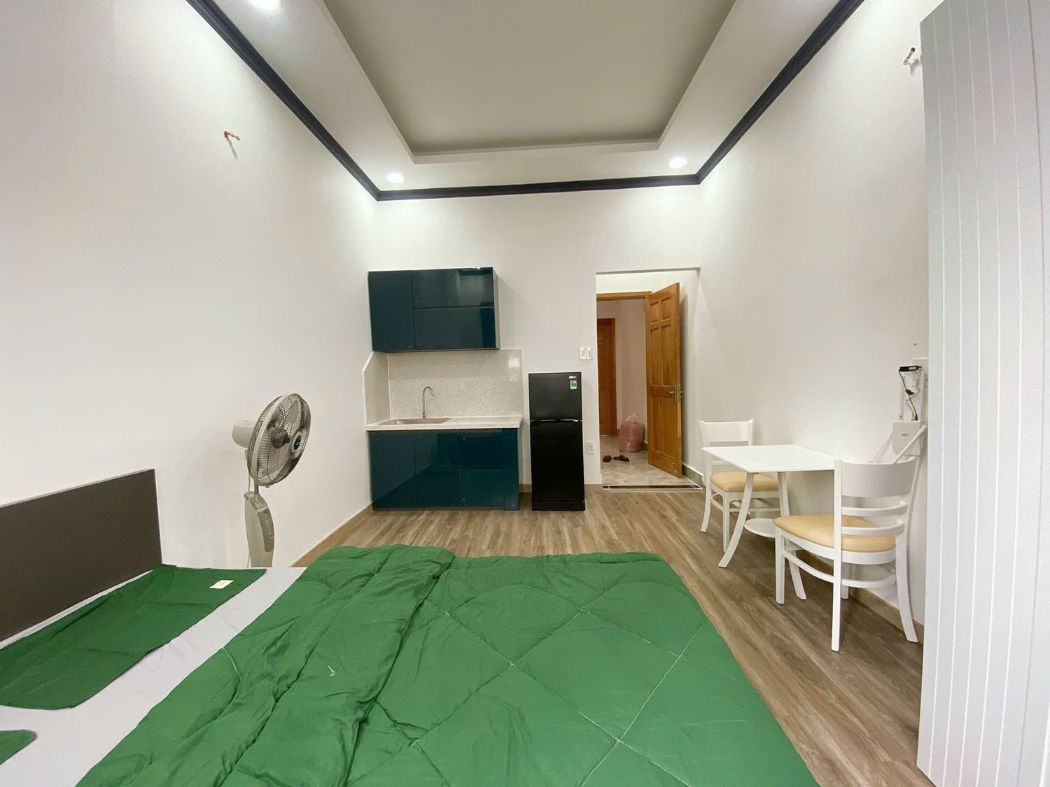 Nhà phố 2 lầu, sân thượng (3,5mx17m) gồm mặt bằng k.doanh và 6 phòng d.vụ Đường Nguyễn Thanh Tuyền